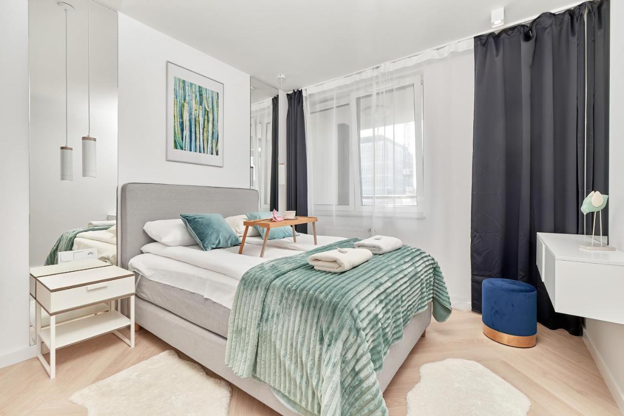 Exclusive Apartments Gwiazdzista With Free Garage Wroclaw By Noclegi Renters Esterno foto