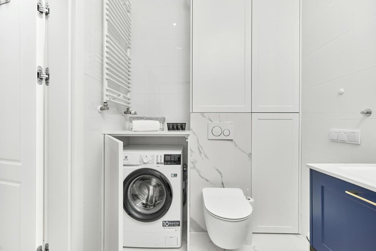 Exclusive Apartments Gwiazdzista With Free Garage Wroclaw By Noclegi Renters Esterno foto