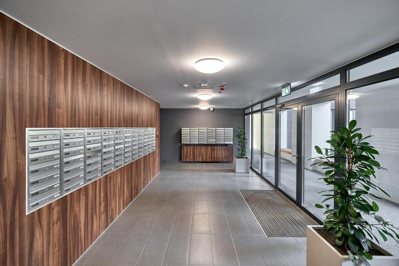 Exclusive Apartments Gwiazdzista With Free Garage Wroclaw By Noclegi Renters Esterno foto