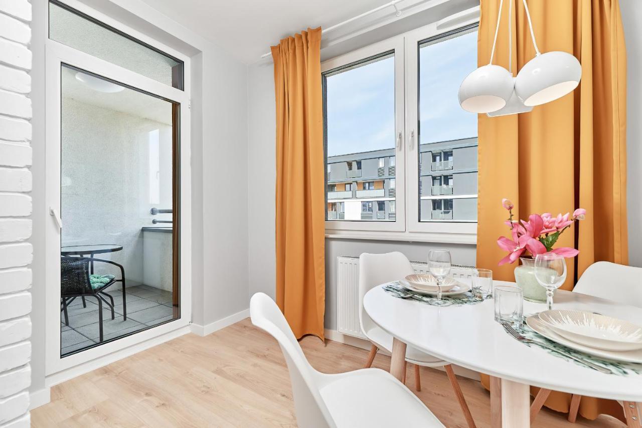 Exclusive Apartments Gwiazdzista With Free Garage Wroclaw By Noclegi Renters Esterno foto