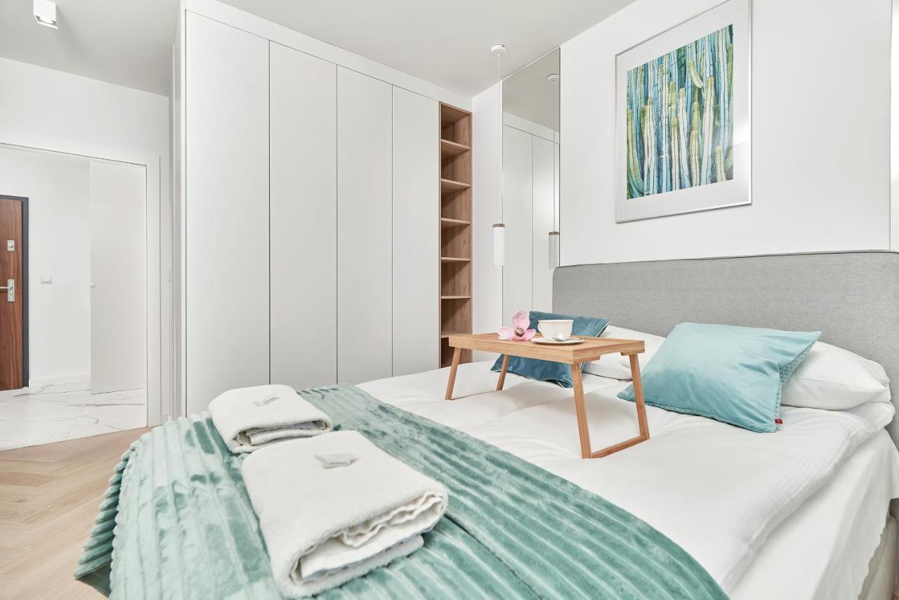 Exclusive Apartments Gwiazdzista With Free Garage Wroclaw By Noclegi Renters Esterno foto
