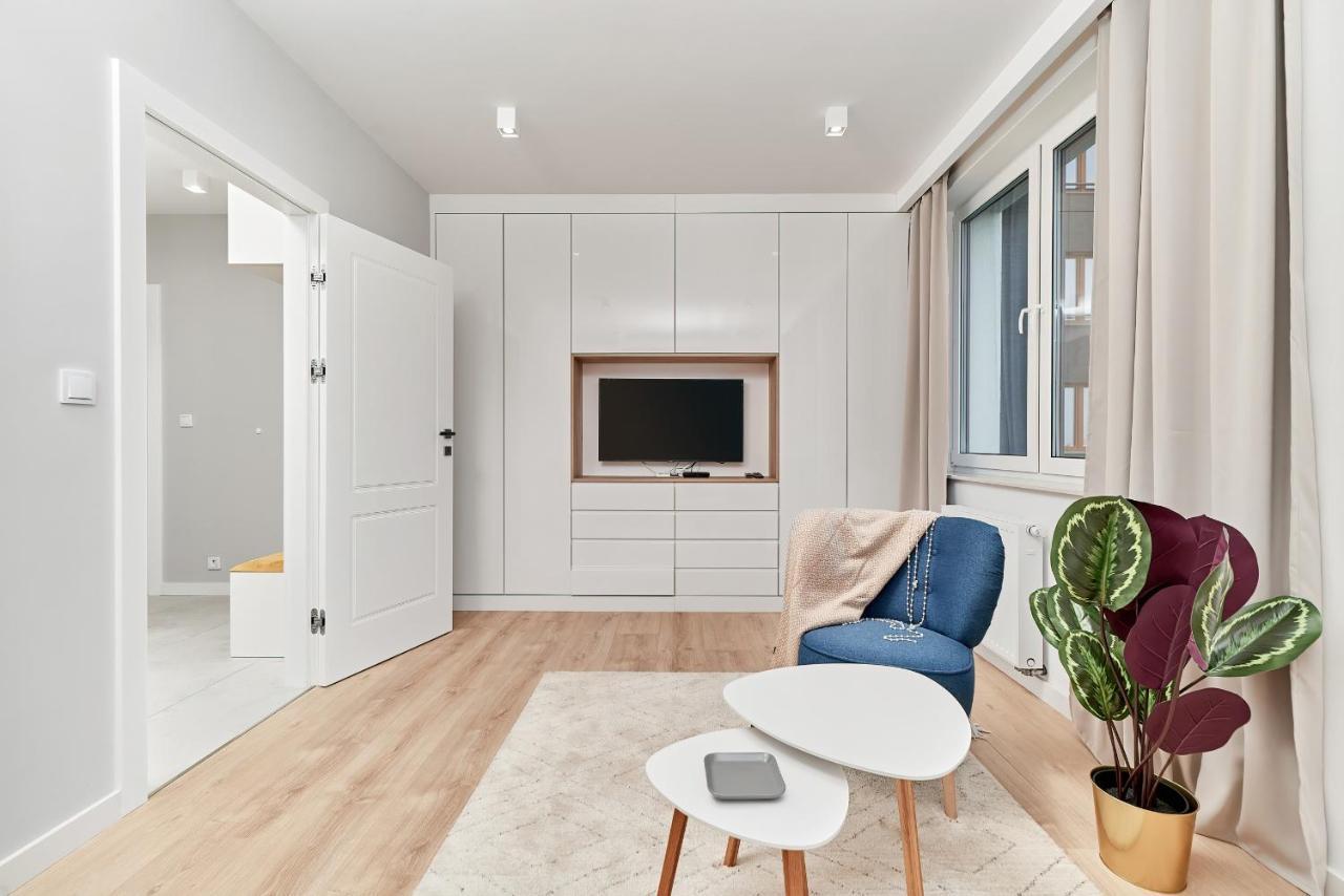 Exclusive Apartments Gwiazdzista With Free Garage Wroclaw By Noclegi Renters Esterno foto