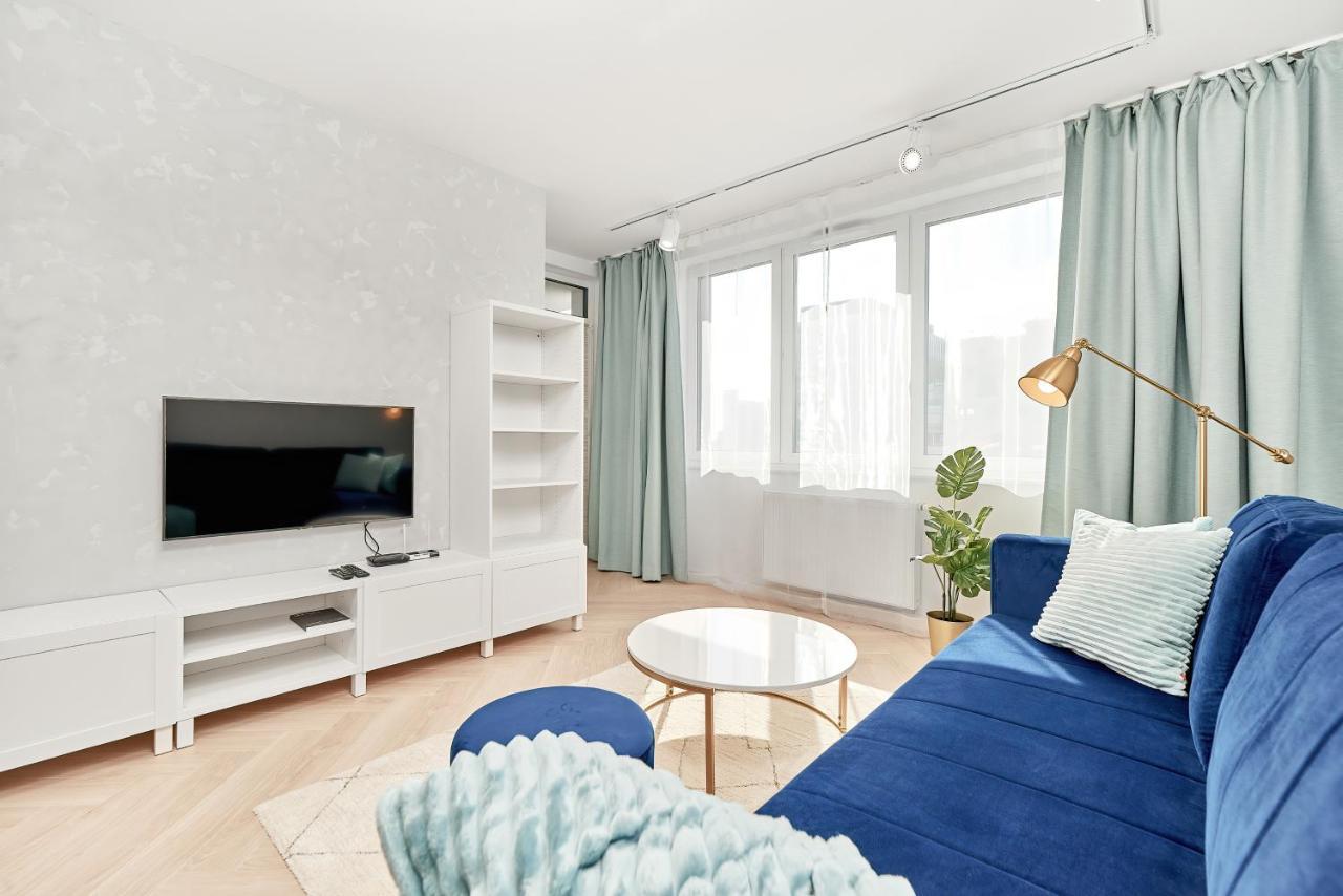 Exclusive Apartments Gwiazdzista With Free Garage Wroclaw By Noclegi Renters Esterno foto