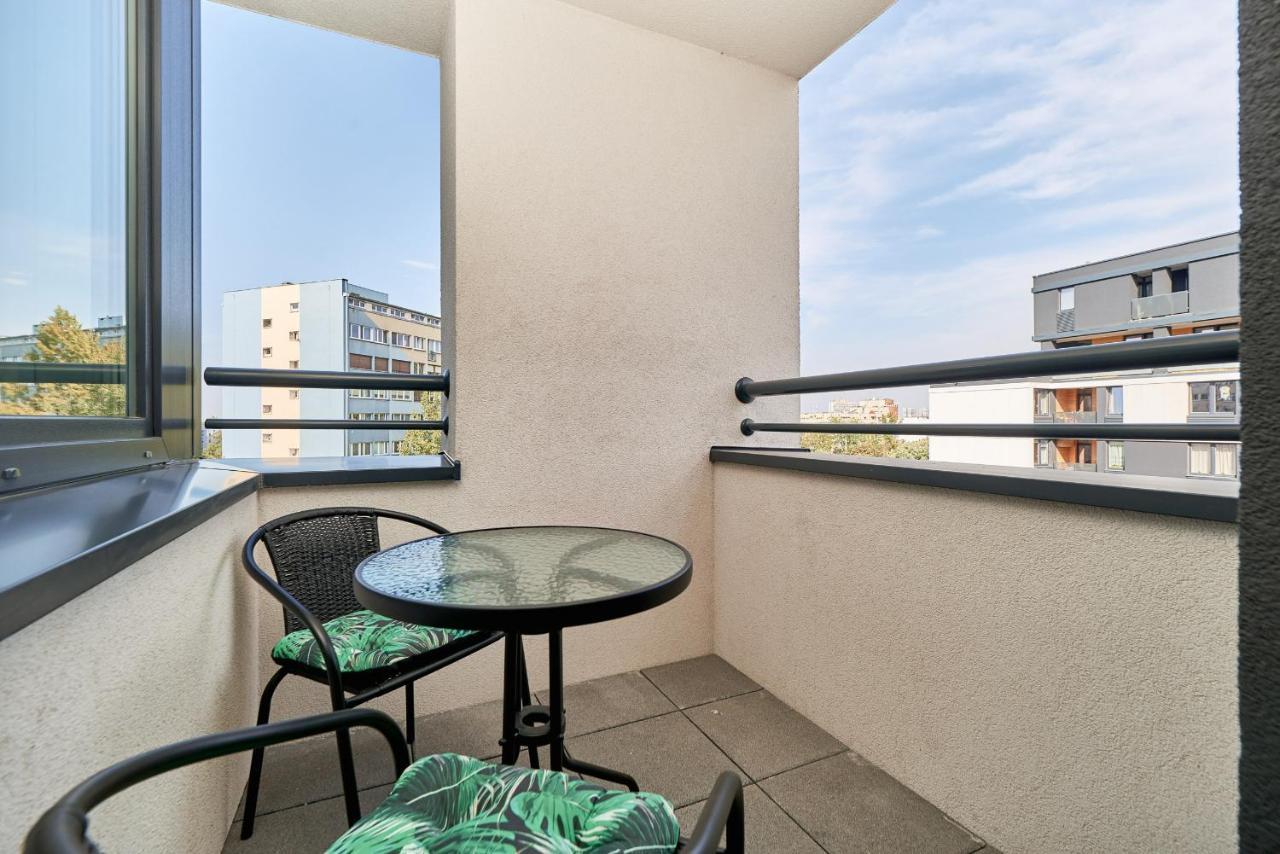 Exclusive Apartments Gwiazdzista With Free Garage Wroclaw By Noclegi Renters Esterno foto