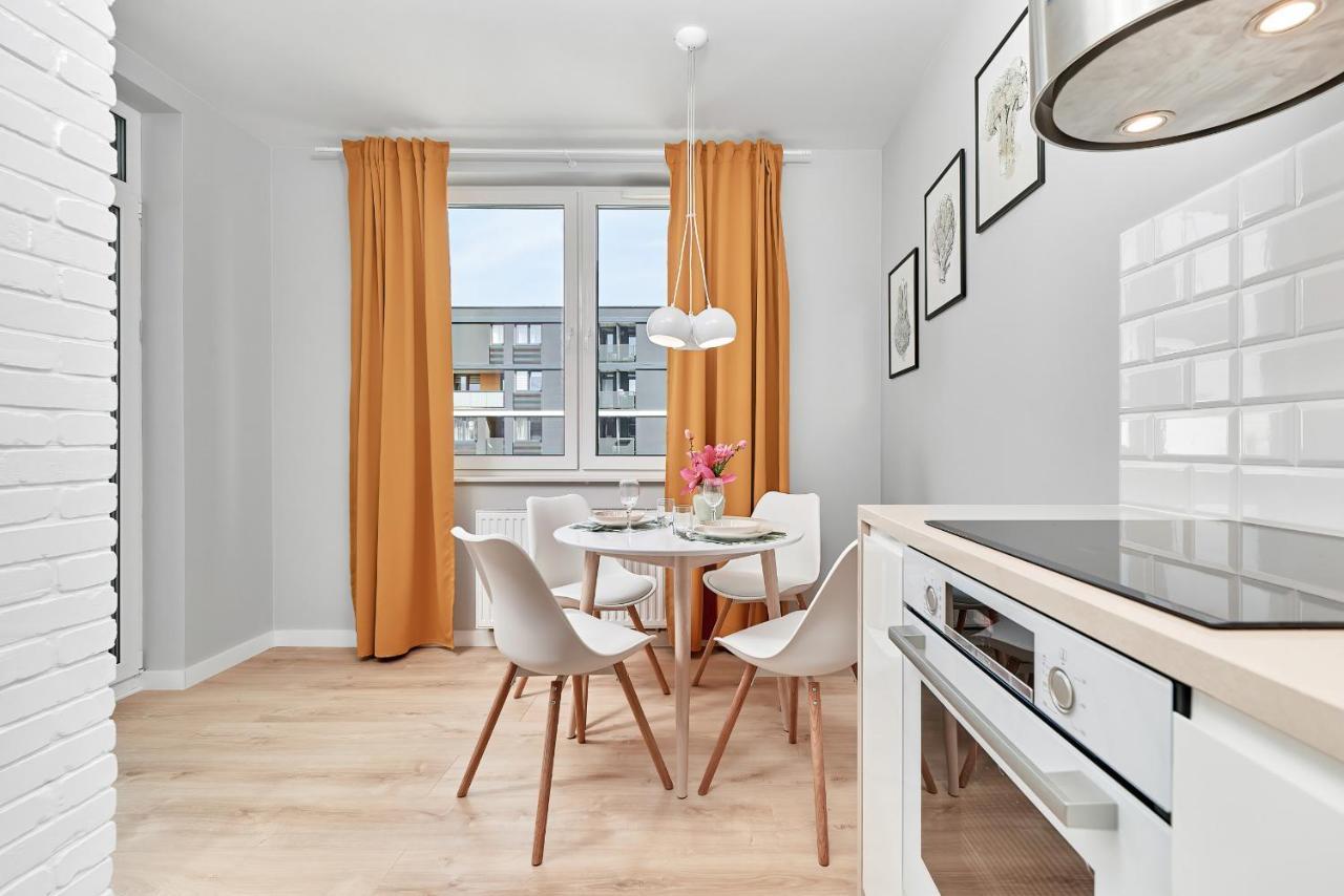Exclusive Apartments Gwiazdzista With Free Garage Wroclaw By Noclegi Renters Esterno foto