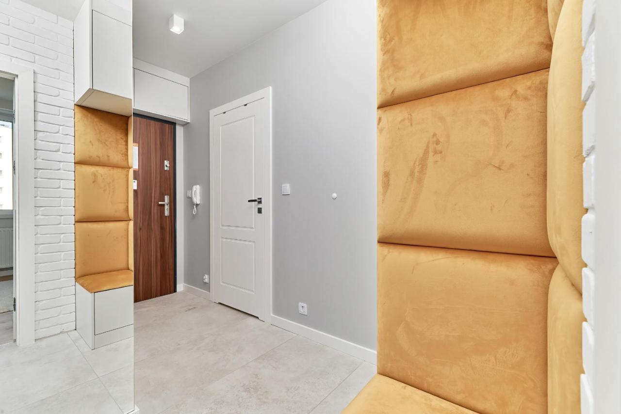 Exclusive Apartments Gwiazdzista With Free Garage Wroclaw By Noclegi Renters Esterno foto